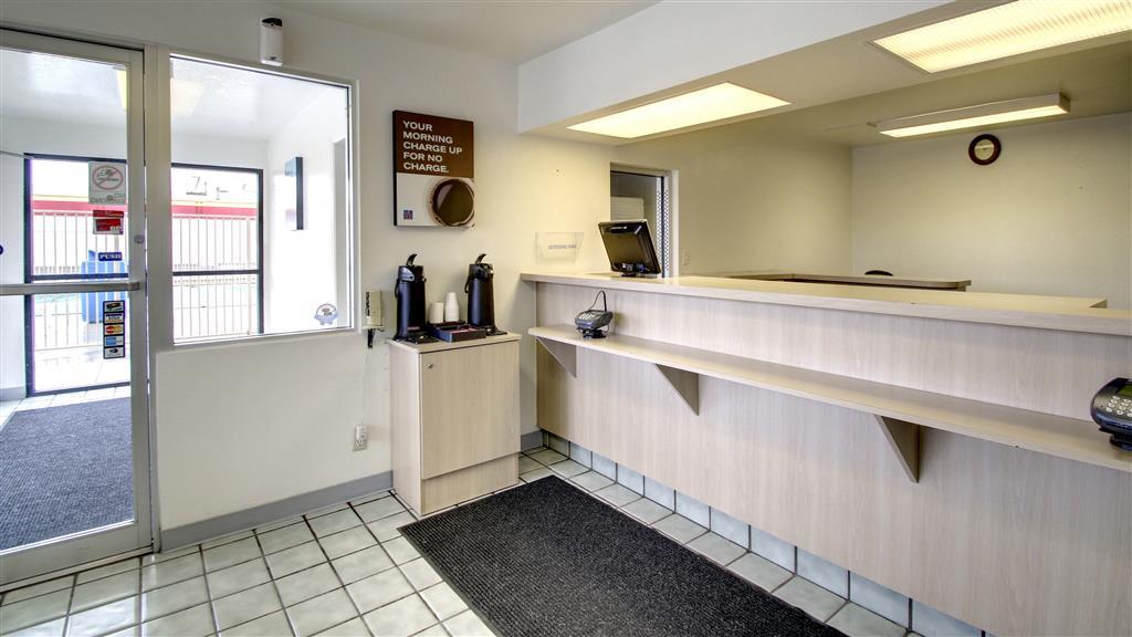 Motel 6 Manhattan Kansas Beltér fotó