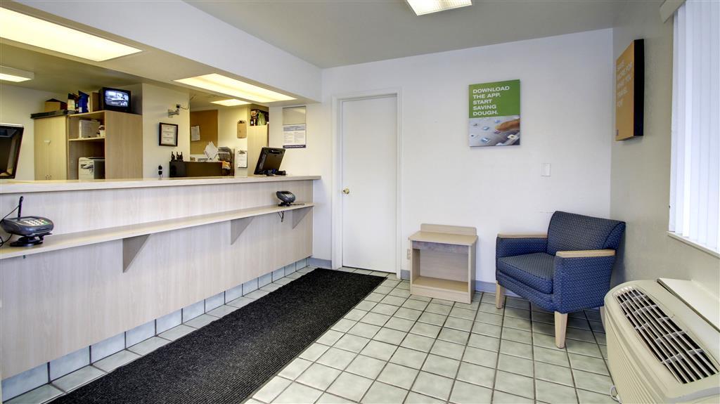 Motel 6 Manhattan Kansas Beltér fotó